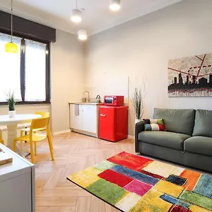 Appartement Primopiano - Ferrante Aporti Flats, Milan