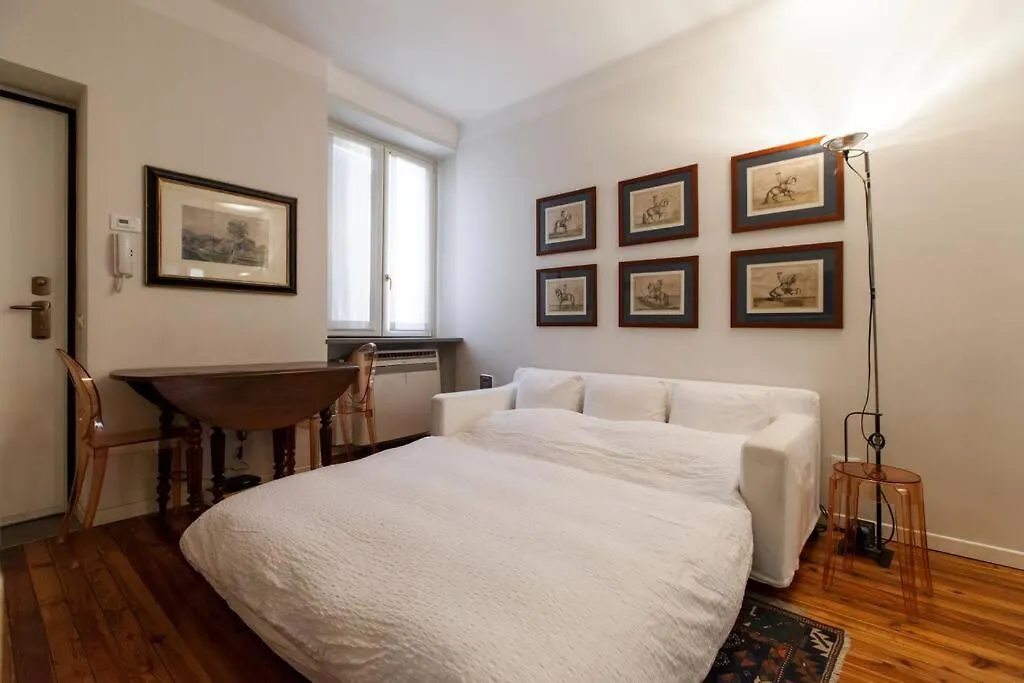 Charming Apartment In Milan Porta Venezia Italy