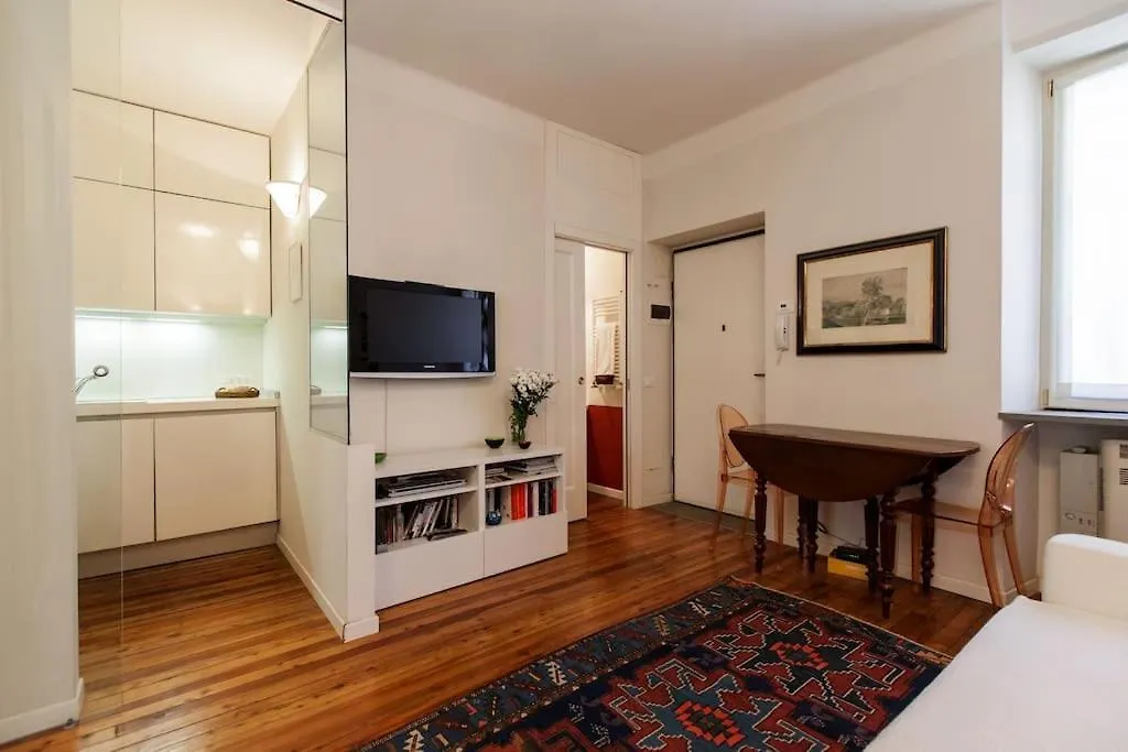 Charming Apartment In Milan Porta Venezia