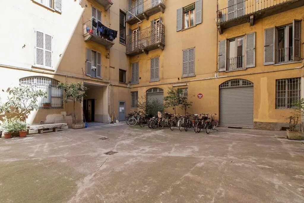 Charming Apartment In Milan Porta Venezia